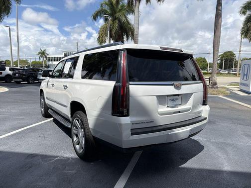 Crystal White Tricoat 2019 Cadillac Escalade ESV Luxury