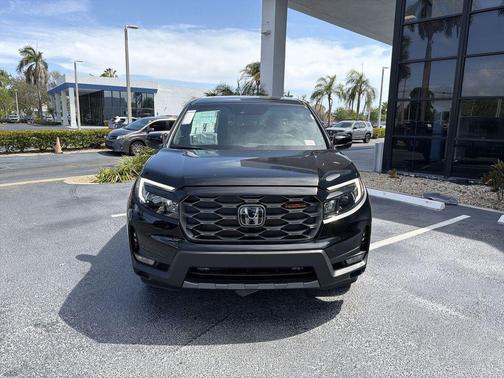 Crystal Black Pearl 2025 Honda Ridgeline TrailSport
