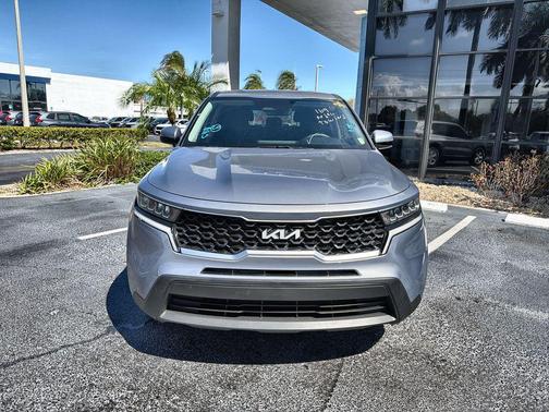 Everlasting Silver 2023 Kia Sorento LX
