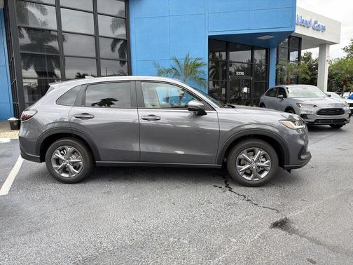 Modern Steel Metallic 2026 Honda HR-V LX