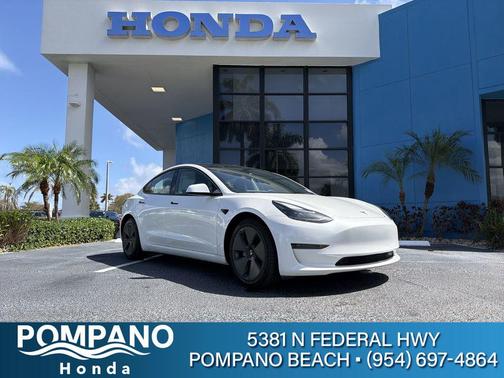 Pearl White Multi-Coat 2023 Tesla Model 3 Standard Range