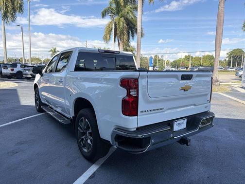 Summit White 2024 Chevrolet Silverado 1500 LT