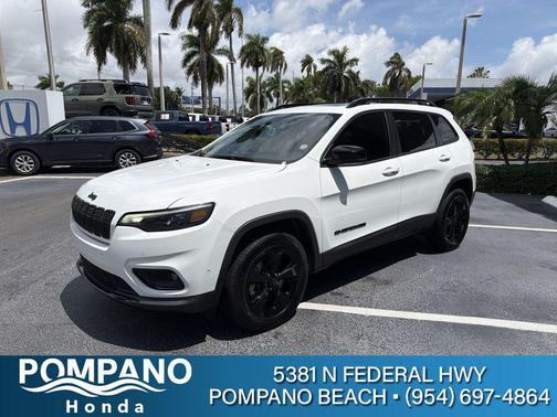 Bright White Clearcoat 2023 Jeep Cherokee Altitude