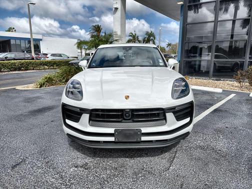 White 2024 Porsche Macan Macan