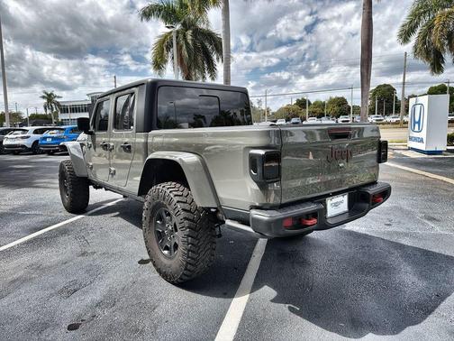 Sting-Gray Clearcoat 2022 Jeep Gladiator Rubicon