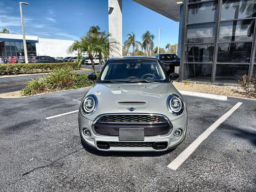 Moonwalk Grey Metallic 2021 MINI Hardtop Cooper S