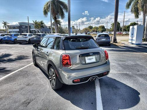 Moonwalk Grey Metallic 2021 MINI Hardtop Cooper S