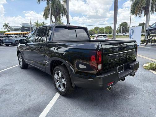 Crystal Black Pearl 2026 Honda Ridgeline RTL