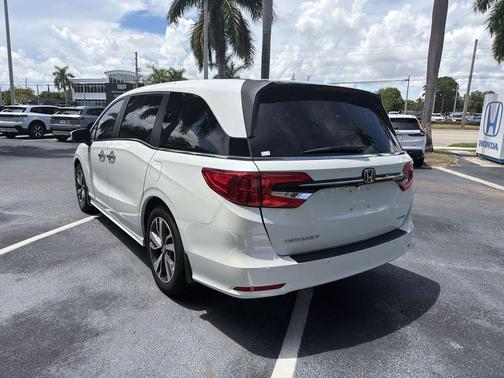 Platinum White 2022 Honda Odyssey Touring