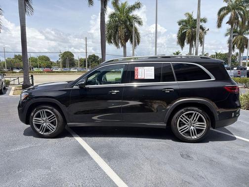 Obsidian Black Metallic 2025 Mercedes-Benz GLS 450 4MATIC