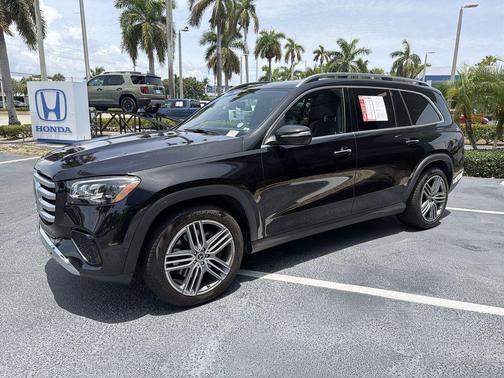 Obsidian Black Metallic 2025 Mercedes-Benz GLS 450 4MATIC
