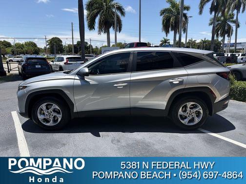 Shimmering Silver 2023 Hyundai TUCSON SE
