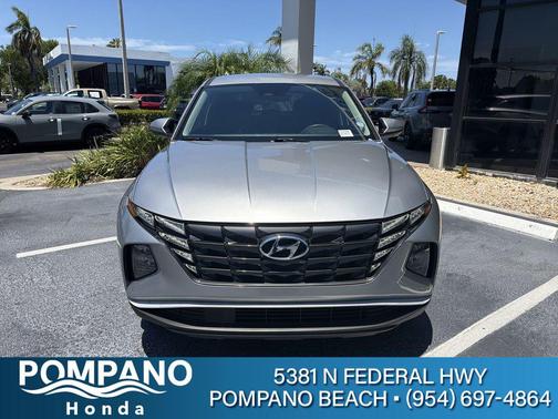 Shimmering Silver 2023 Hyundai TUCSON SE