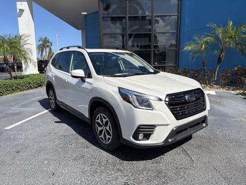 Crystal White Pearl 2022 Subaru Forester Premium
