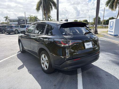 Crystal Black Pearl 2024 Honda HR-V LX