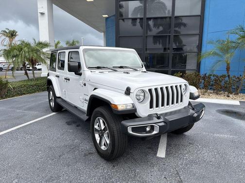 Bright White Clearcoat 2020 Jeep Wrangler Unlimited Sahara