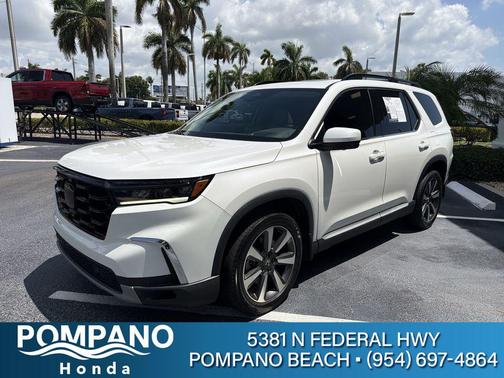 Platinum White Pearl 2023 Honda Pilot AWD Elite