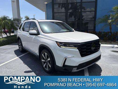 Platinum White Pearl 2023 Honda Pilot AWD Elite