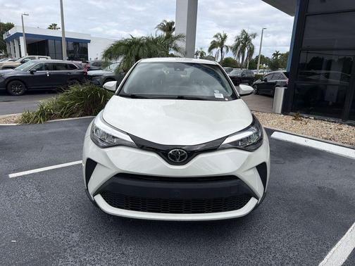 Blizzard Pearl 2020 Toyota C-HR LE