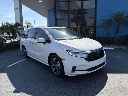 Platinum White Pearl 2024 Honda Odyssey Touring