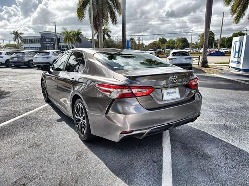 Predawn Gray Mica 2018 Toyota Camry SE
