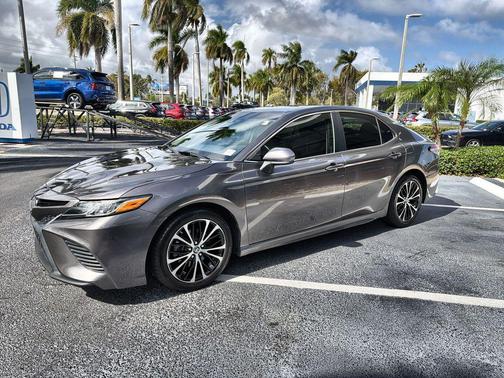 Predawn Gray Mica 2018 Toyota Camry SE