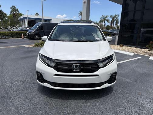 Platinum White Pearl 2026 Honda Odyssey Elite