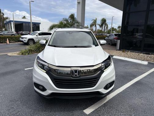 Platinum White Pearl 2022 Honda HR-V EX