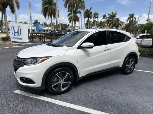 Platinum White Pearl 2022 Honda HR-V EX