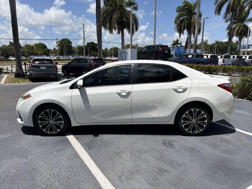 Super White 2016 Toyota Corolla S Plus