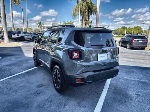 Sting-Gray Clearcoat 2023 Jeep Renegade Upland