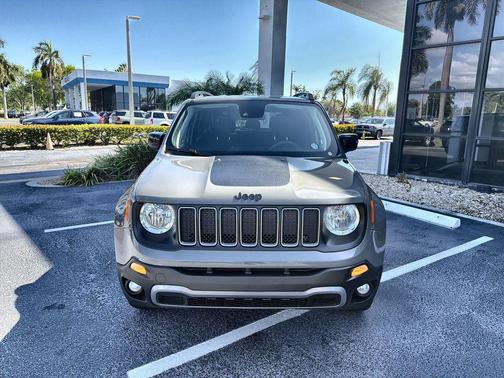 Sting-Gray Clearcoat 2023 Jeep Renegade Upland