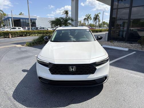 Platinum White Pearl 2026 Honda Accord SE