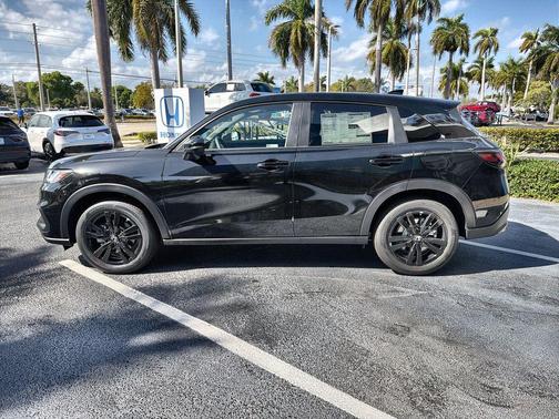 Crystal Black Pearl 2026 Honda HR-V LX