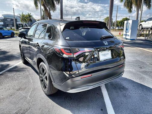 Crystal Black Pearl 2026 Honda HR-V LX