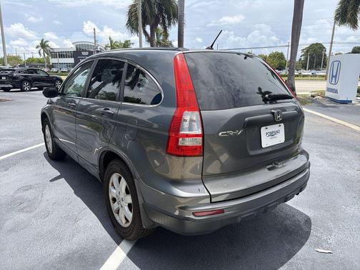 Urban Titanium Metallic 2011 Honda CR-V SE