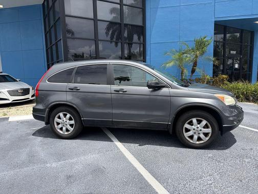 Urban Titanium Metallic 2011 Honda CR-V SE