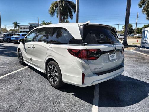 Platinum White Pearl 2026 Honda Odyssey Elite