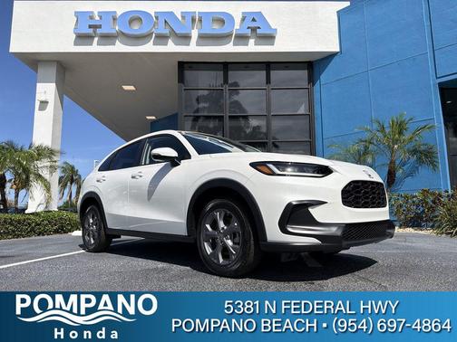 Platinum White Pearl 2026 Honda HR-V LX