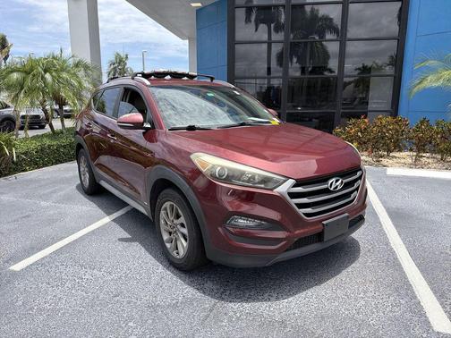Ruby Wine 2017 Hyundai TUCSON SE Plus