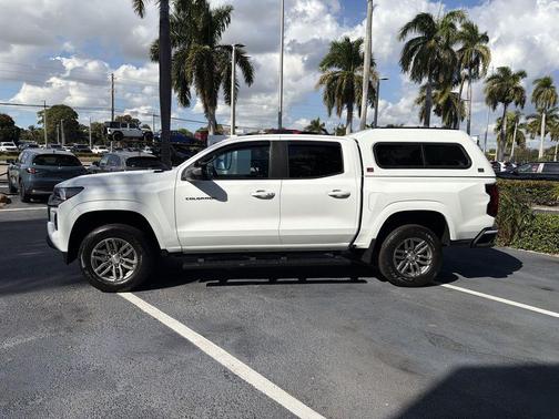 Summit White 2023 Chevrolet Colorado LT