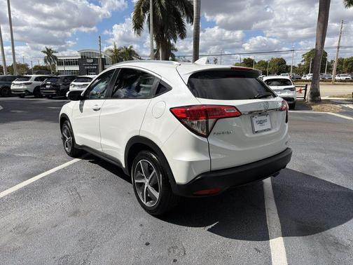 Platinum White Pearl 2022 Honda HR-V EX
