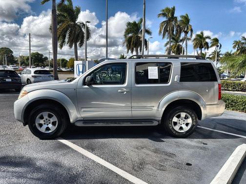 Silver Lightning Metallic 2010 Nissan Pathfinder S