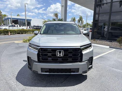 Solar Silver Metallic 2026 Honda Pilot Touring 8-Passenger