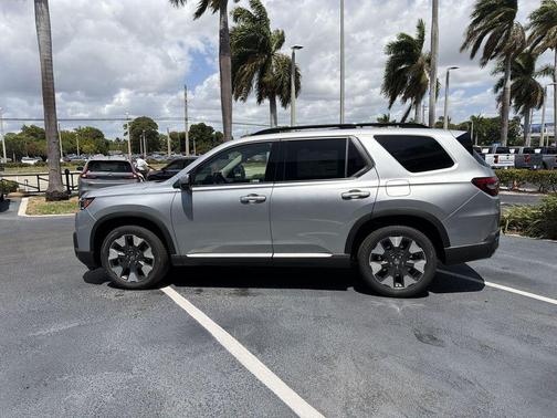 Solar Silver Metallic 2026 Honda Pilot Touring 8-Passenger
