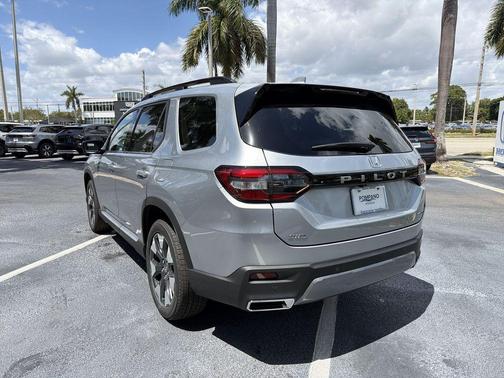 Solar Silver Metallic 2026 Honda Pilot Touring 8-Passenger