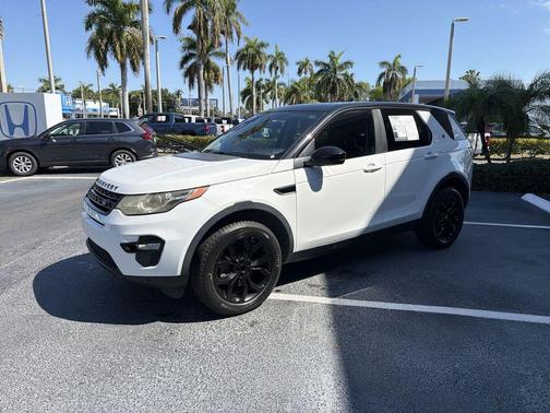 White 2016 Land Rover Discovery Sport HSE