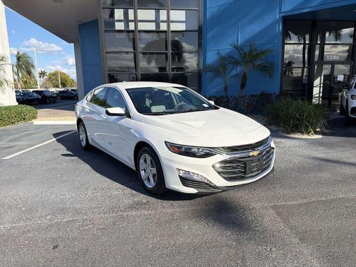 2022 Chevrolet Malibu FWD LT