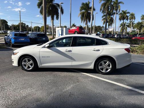 2022 Chevrolet Malibu FWD LT