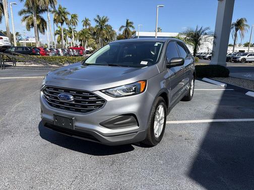 ICONIC SILVER 2021 Ford Edge SE